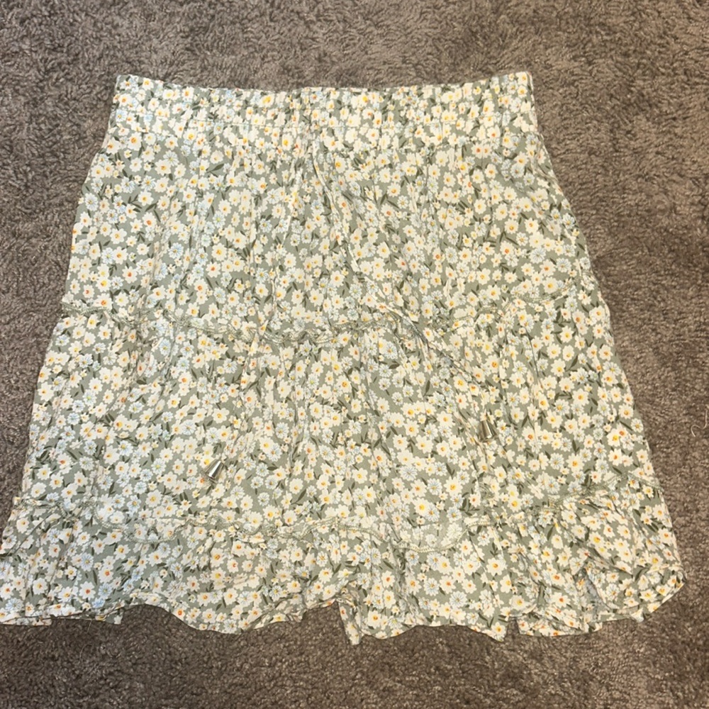 ✨Amazon Ruffle Miniskirt✨